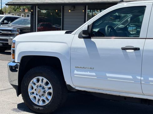 Used 2018 Chevrolet Silverado 2500 LT AWD/4WD image 6