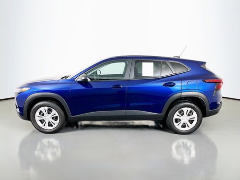 Used 2024 Chevrolet Trax LS FWD image 4