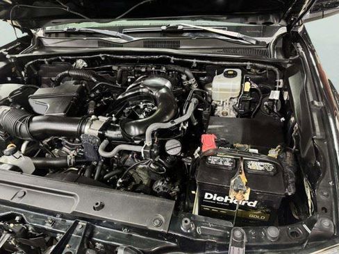 Used 2020 Toyota Tacoma TRD Off-Road w/ Technology Package AWD/4WD image 40