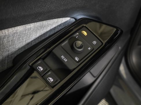 New 2025 Volkswagen ID.4 Pro AWD/4WD image 31