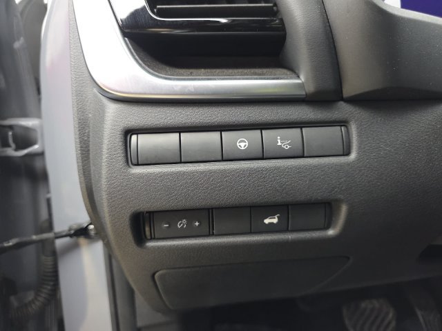 Used 2021 Nissan Rogue Platinum FWD image 38