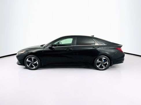 Used 2022 Hyundai Elantra SEL w/ Convenience + Premium Package FWD image 4