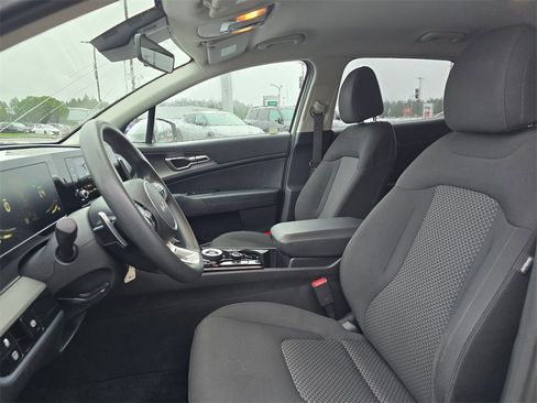Used 2023 Kia Sportage LX image 12