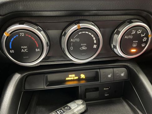 Used 2020 FIAT 124 Spider Abarth w/ Convenience Group image 23