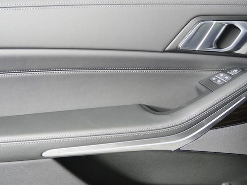 Used 2026 BMW X7 M60i image 14