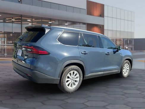 Used 2025 Toyota Grand Highlander AWD image 5