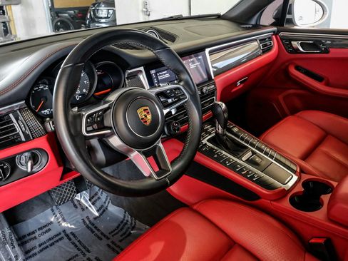 Used 2021 Porsche Macan GTS AWD/4WD image 2