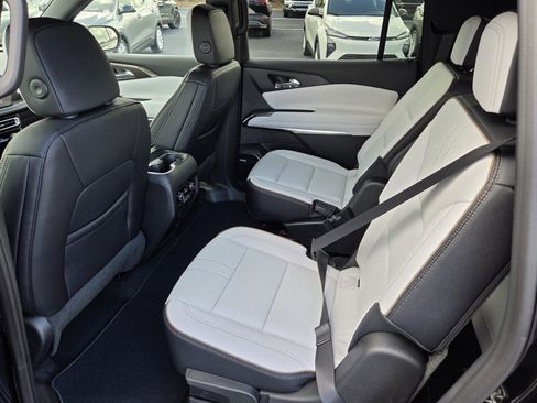 New 2026 Chevrolet Traverse High Country FWD image 6