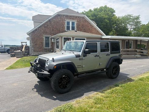 Used 2017 Jeep Wrangler Unlimited Sport w/ Connectivity Group AWD/4WD image 1