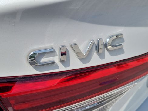 Used 2022 Honda Civic Sport image 9
