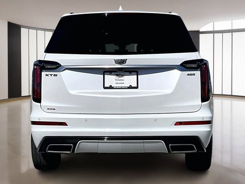 Used 2022 Cadillac XT6 Sport w/ Technology Package image 4