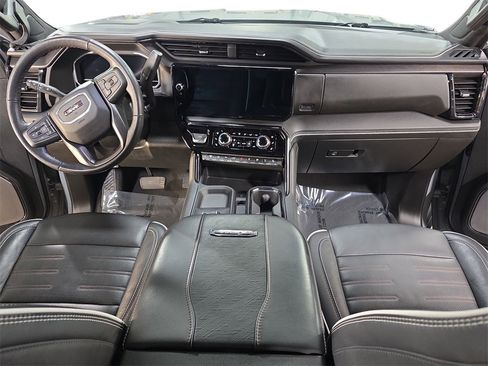 Used 2024 GMC Sierra 2500 AT4X image 9