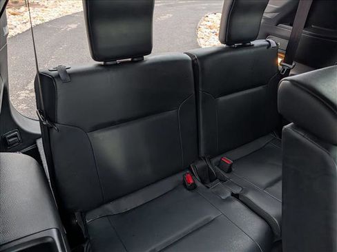 Used 2024 Mitsubishi Outlander SE image 16