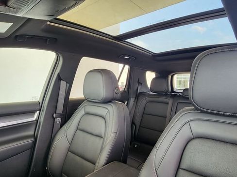 Used 2025 GMC Terrain Elevation w/ Elevation Premium Package image 14