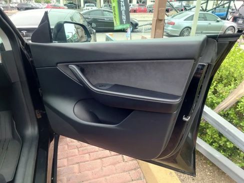 Used 2021 Tesla Model Y Long Range image 11