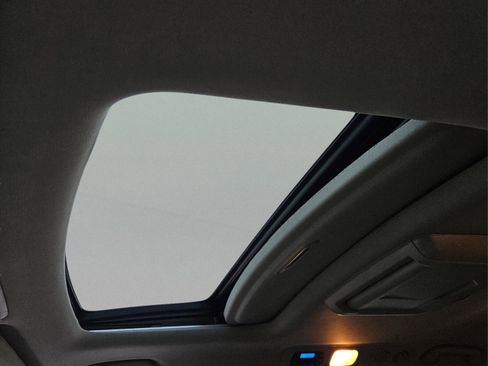 Used 2011 Honda Odyssey Touring image 19