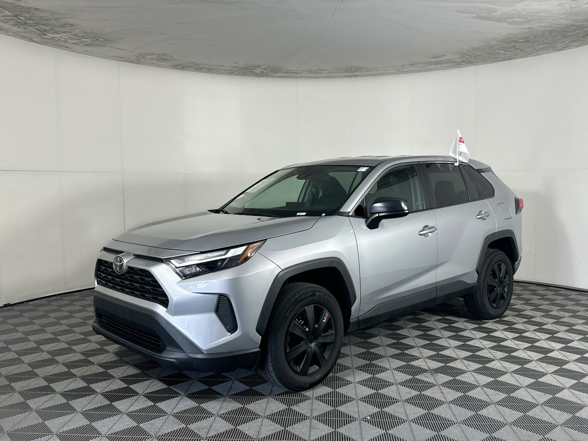 Used 2025 Toyota RAV4 LE AWD/4WD image 7
