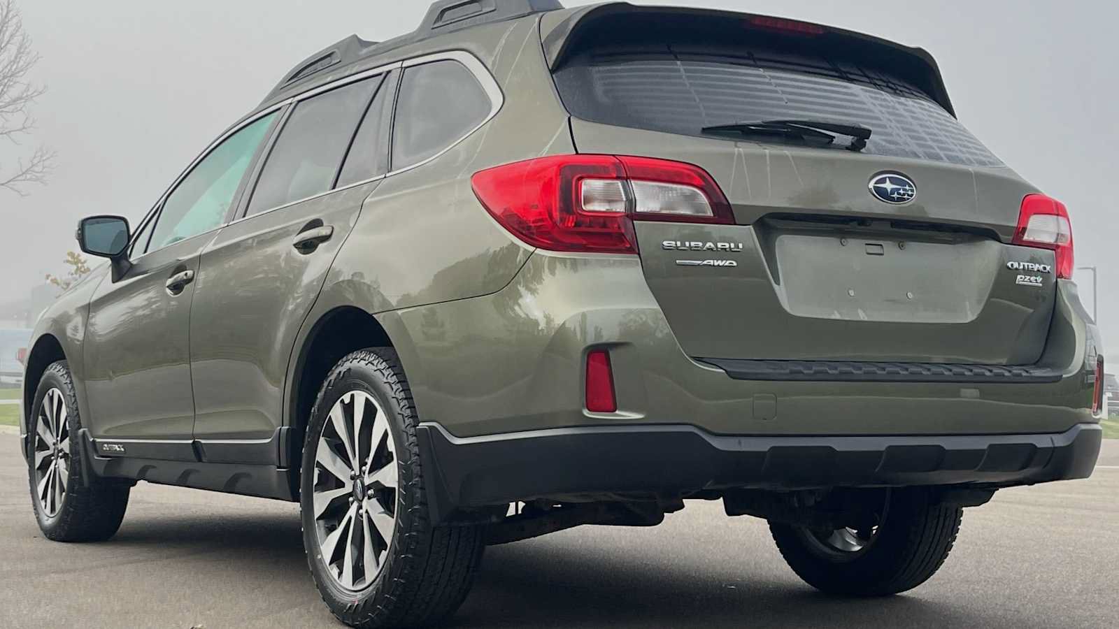 Used 2015 Subaru Outback 2.5i Limited AWD/4WD image 17