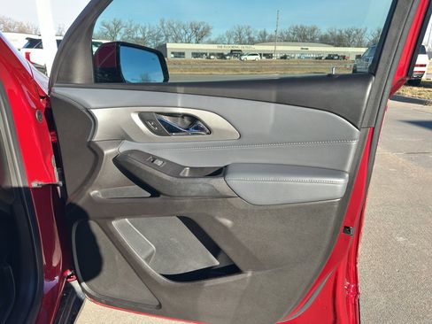 Used 2020 Chevrolet Traverse LT w/ LPO, Floor Liner Package image 29