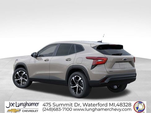 New 2026 Chevrolet Trax RS w/ Driver Confidence Package FWD image 3