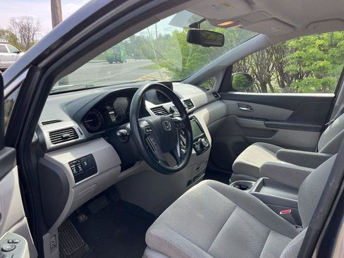 Used 2016 Honda Odyssey SE image 3
