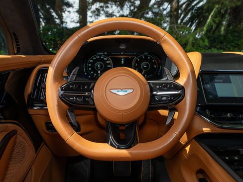 Used 2025 Aston Martin DBX 707 image 20