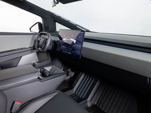 Used 2024 Tesla Cybertruck AWD Crew Cab image 25