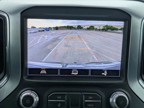 Used 2021 GMC Sierra 1500 SLT AWD/4WD image 16