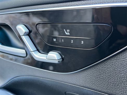 Used 2025 Mercedes-Benz C 300 4MATIC Sedan image 19