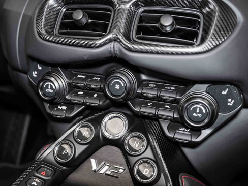 Used 2023 Aston Martin V12 Vantage Roadster image 24