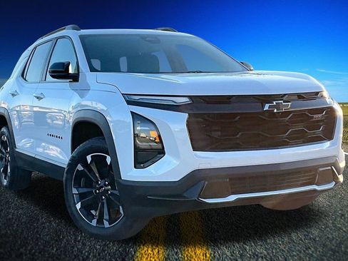 New 2026 Chevrolet Equinox RS w/ Convenience Package III image 2