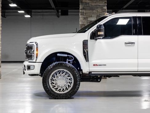 Used 2023 Ford F450 Platinum w/ FX4 Off-Road Package AWD/4WD image 16