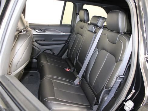 New 2025 Jeep Grand Cherokee Limited w/ Luxury Tech Group II image 28