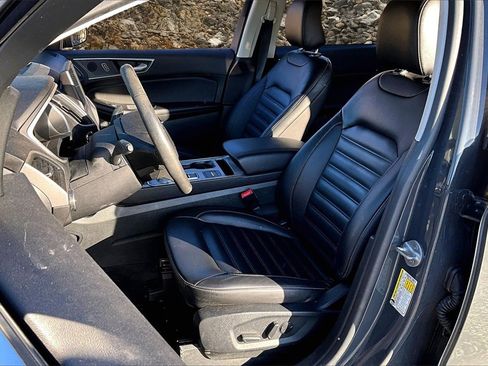 Used 2021 Ford Edge SEL image 20