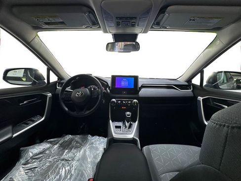 Used 2024 Toyota RAV4 XLE w/ Convenience Package FWD image 14