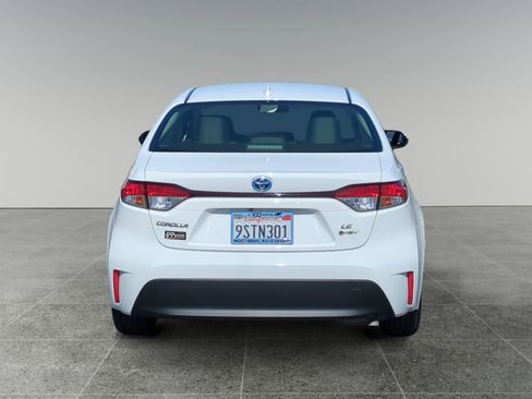 Used 2025 Toyota Corolla LE image 4