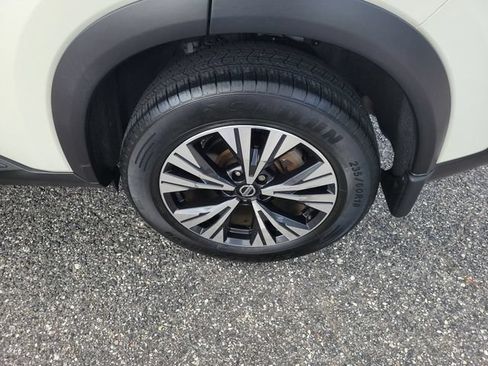 Used 2021 Nissan Rogue SV FWD image 7