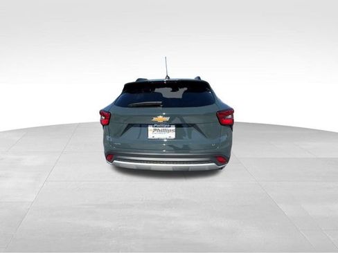 Certified 2025 Chevrolet Trax LT w/ LT Convenience Package image 9