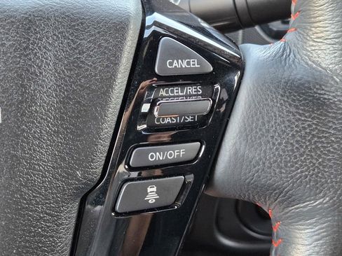 Used 2022 Nissan Frontier PRO-4X image 25