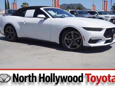 Used 2025 Ford Mustang Convertible RWD image 1
