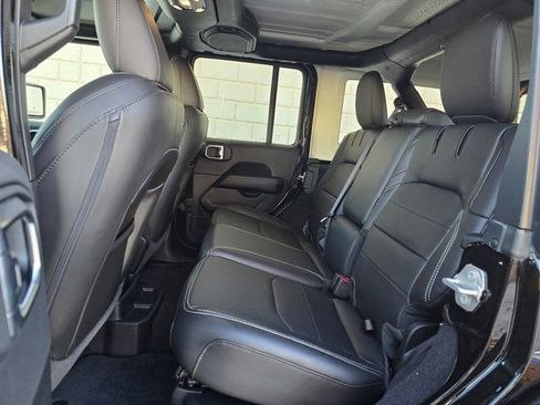 Used 2023 Jeep Wrangler Unlimited Sahara w/ Cold Weather Group image 26