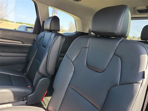 Used 2025 Kia Telluride S image 11