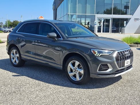 Used 2021 Audi Q3 2.0T Premium Plus w/ Premium Plus Package AWD/4WD image 3