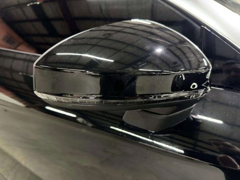 Used 2017 Audi R8 V10 w/ Carbon Exterior Package image 13