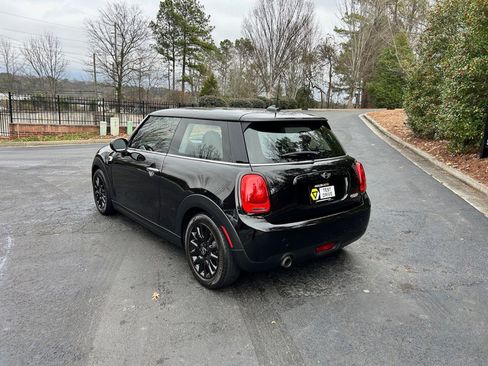 Used 2017 MINI Cooper 2-Door Hardtop image 5