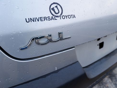Used 2020 Kia Soul LX FWD image 11