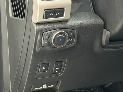 Used 2020 Ford F250 Lariat w/ Lariat Ultimate Package AWD/4WD image 13