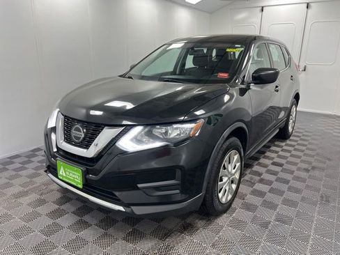Used 2018 Nissan Rogue S AWD/4WD image 3