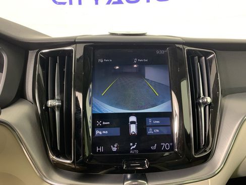 Used 2019 Volvo XC60 T5 Momentum w/ Premium Package image 26