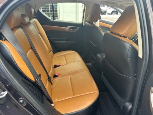 Used 2015 Lexus CT 200h w/ Seat Comfort Package image 34